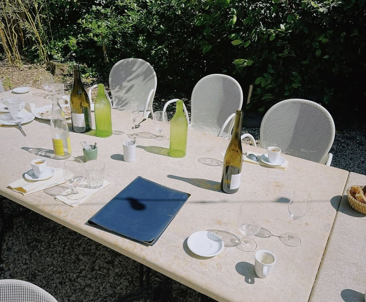 ESSAY: The Art and Romance of Eating Outside.